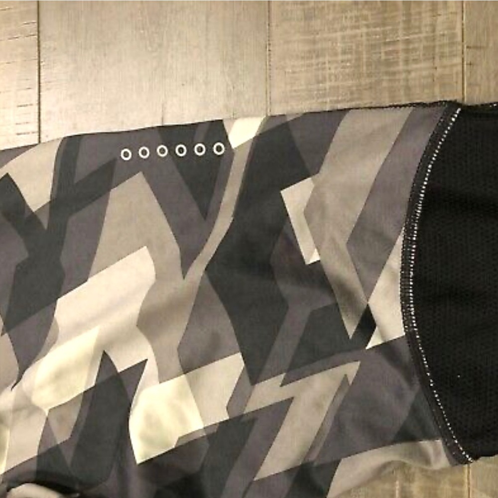 NIKE•Power Racer Geometric Leggings - Picture 9 of 10